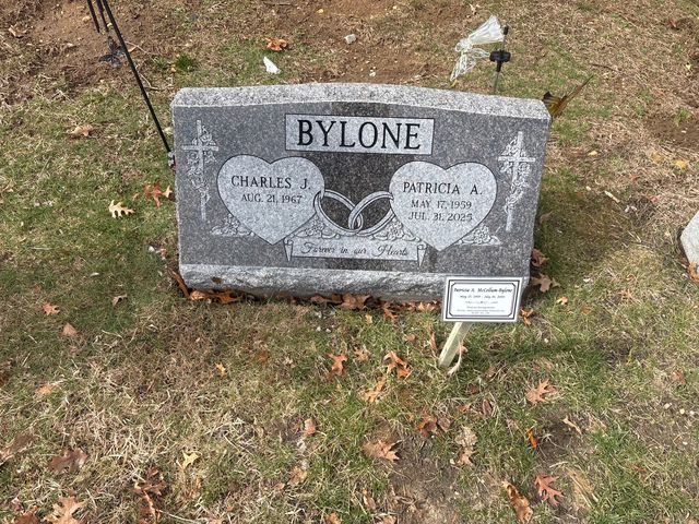 Slant marker made by Tri-State Monument Company